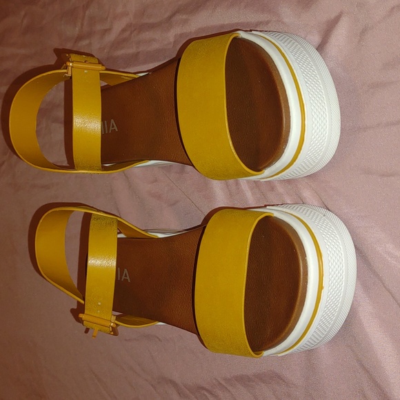 MIA ๐ฃJessy Odelia Platform Sandals in Mustard Brus footwear - Picture 13 of 13